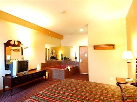 Executive Inn And Suites Вокіган Екстер'єр фото
